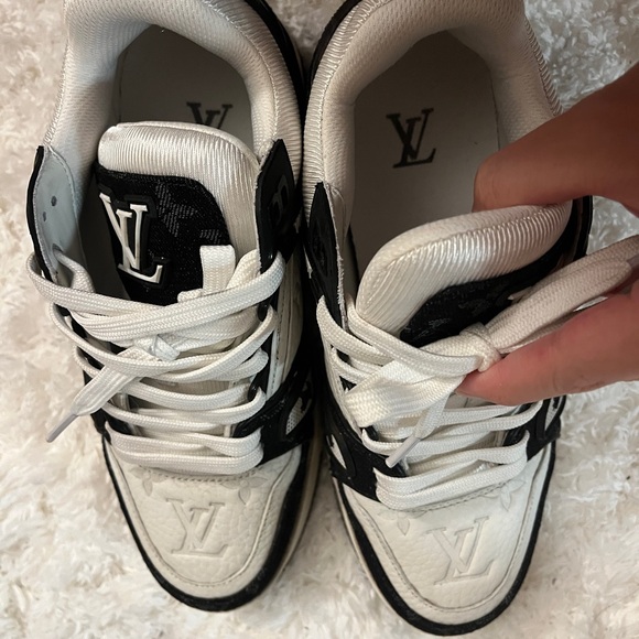 lV Trainer black and white sneaker - Picture 11 of 11